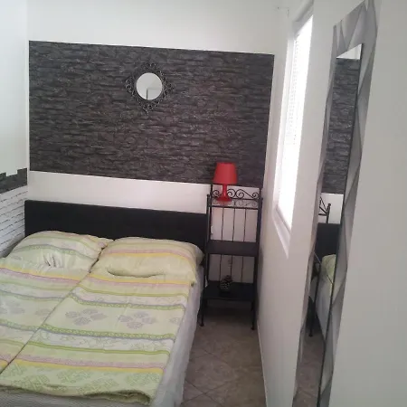 Feriehus Holiday House With A Parking Space - Lozice, - 18068
