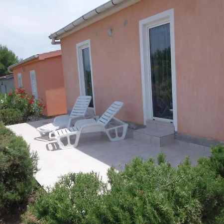 Feriehus Holiday House With A Parking Space - Lozice, - 18068 Vir